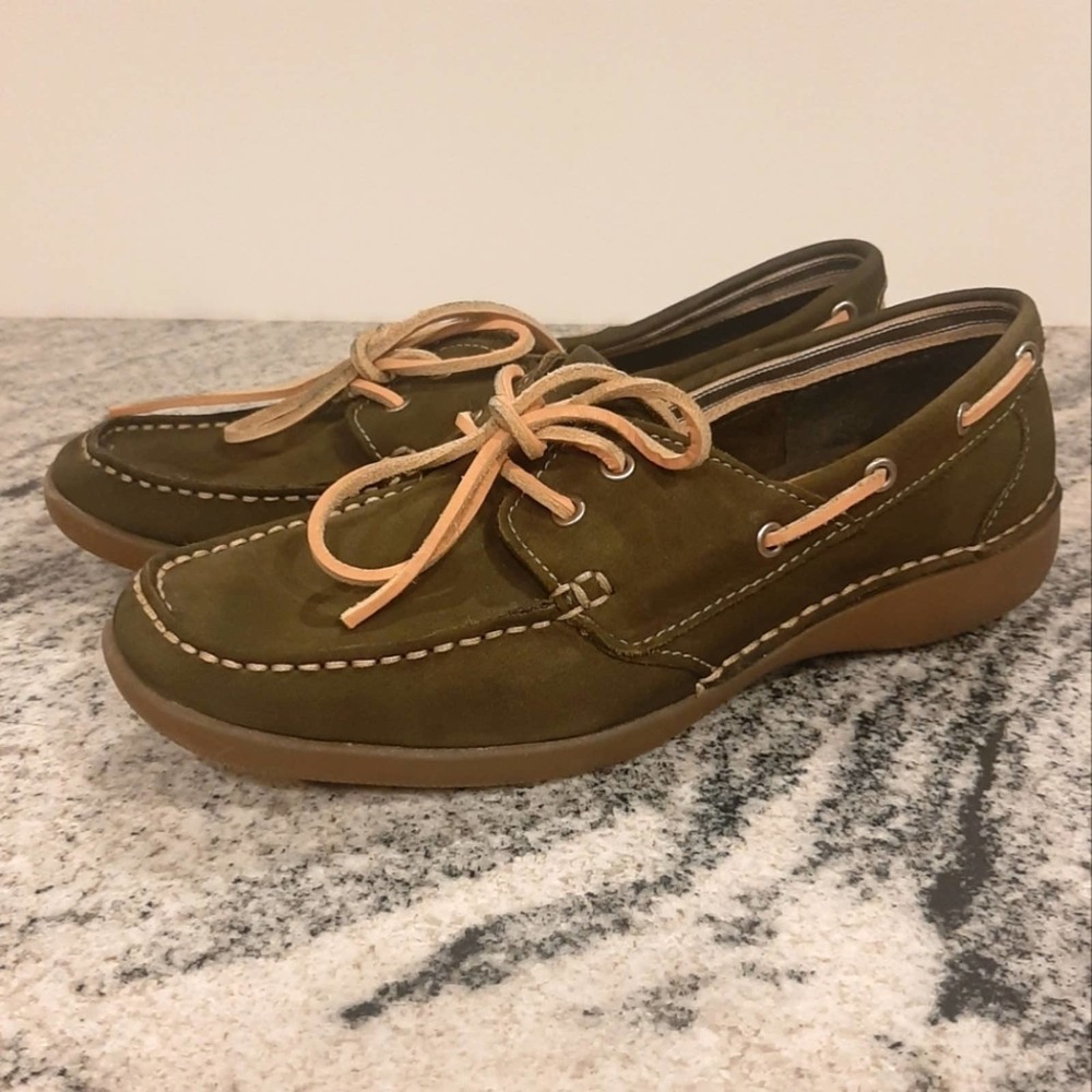 BASS BOATER Olive Nubuck Leather Boat Shoes SIZE 8.5M
